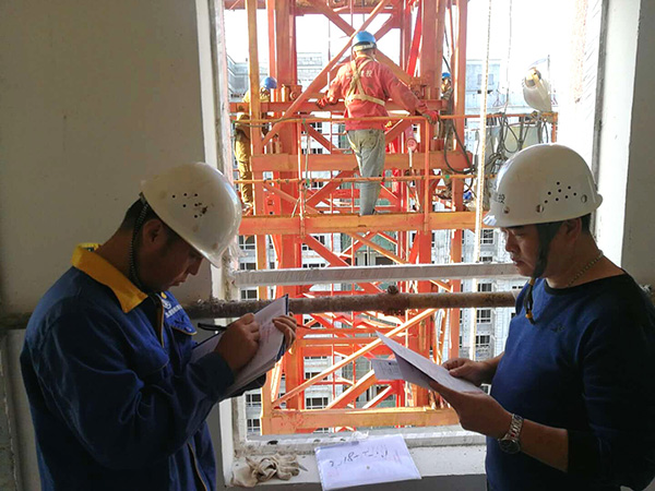 兰州格赛克公司开展设备安全大检查