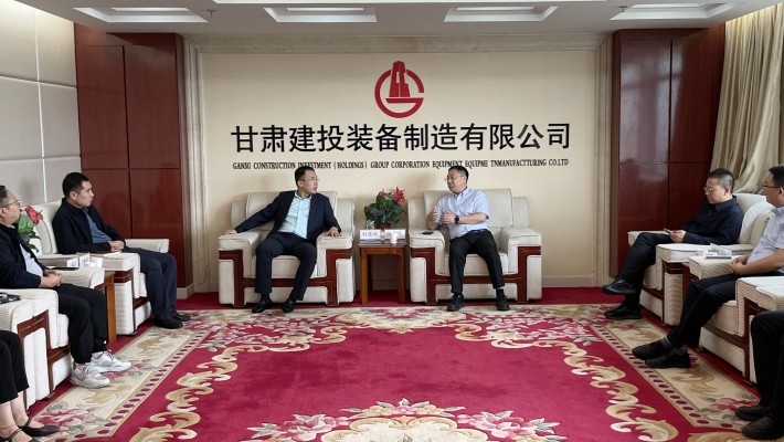 四季沐歌综合能源公司总经理张亮亮深入装备公司考察合作